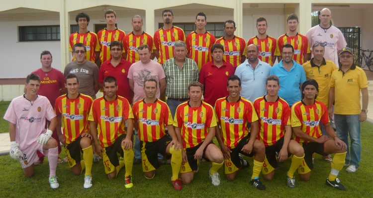 Equipa de séniores do Clube Desportivo de Almodôvar